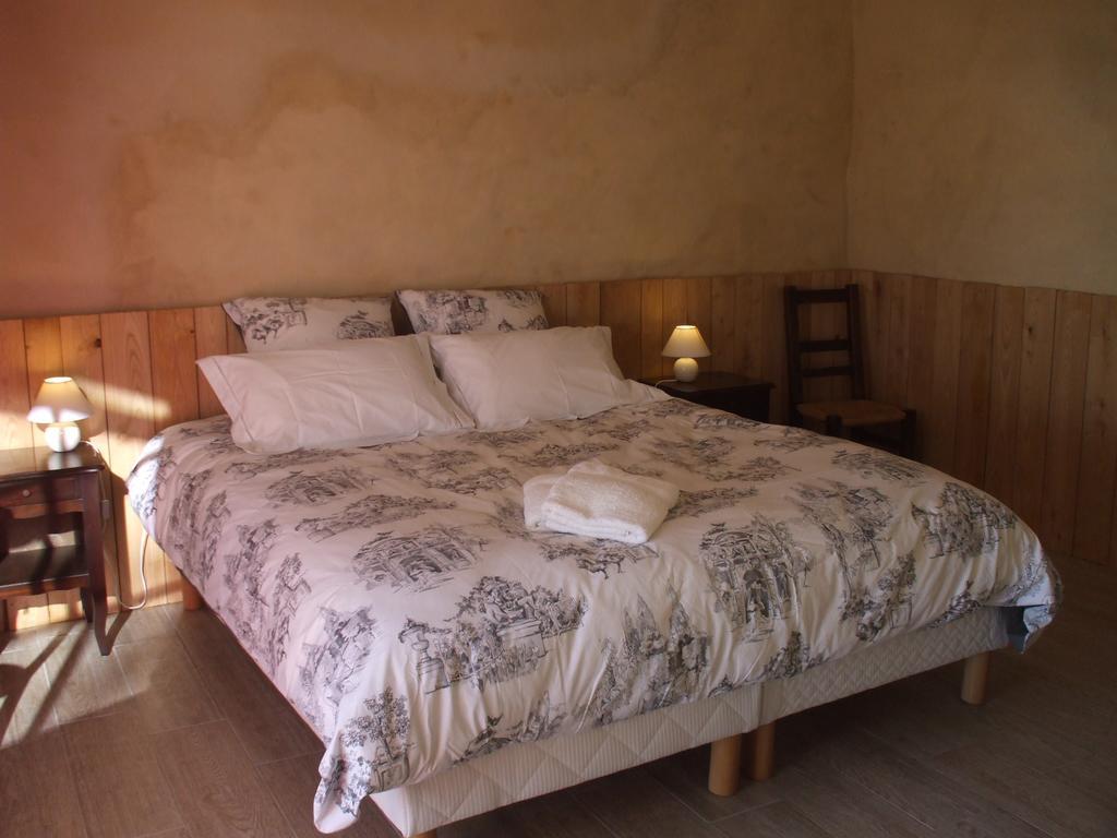 Les Terrasses De Bessou Bed & Breakfast Clermont-Dessous Room photo